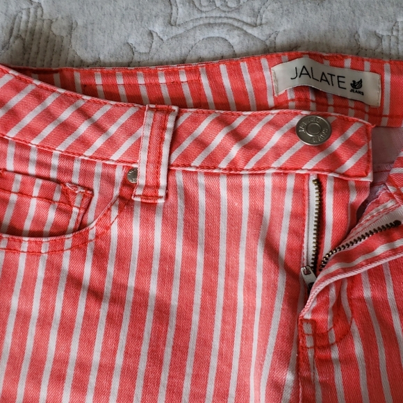 Pinstripe denim shorts - Picture 3 of 8